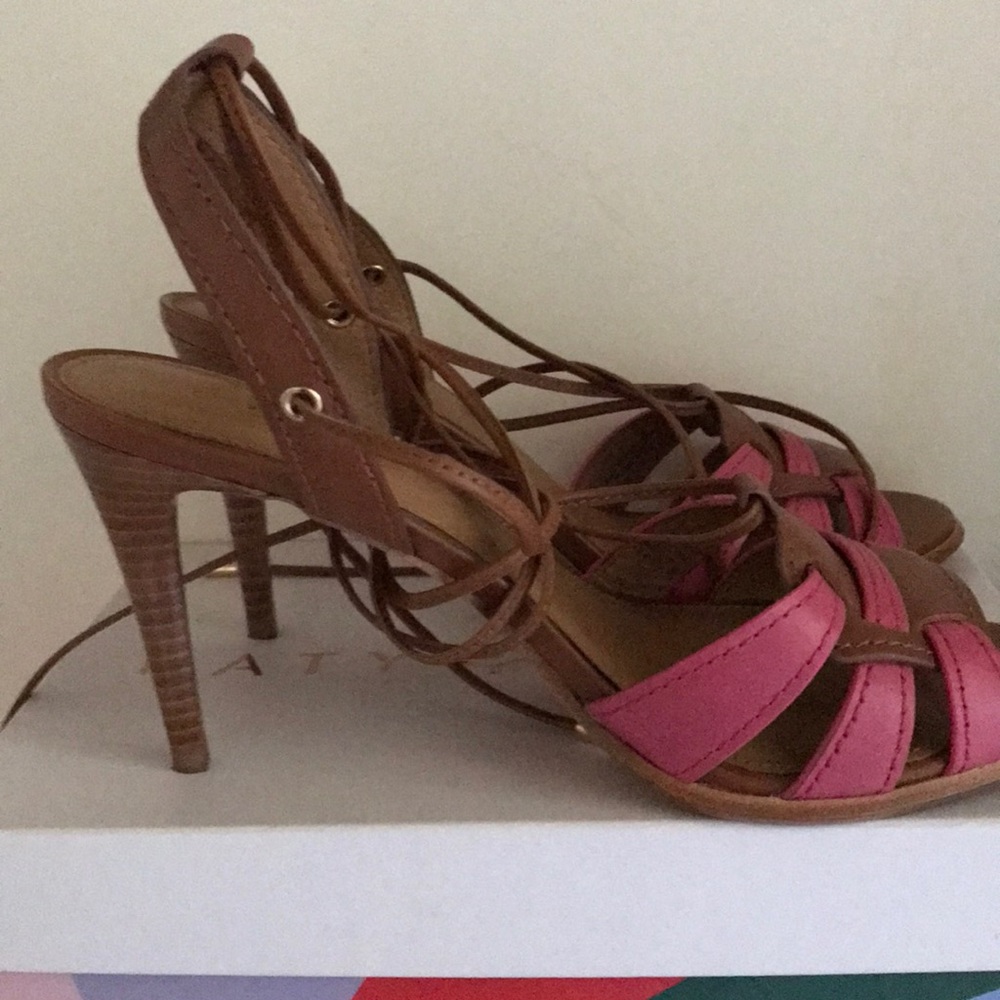 Wraparound sandal